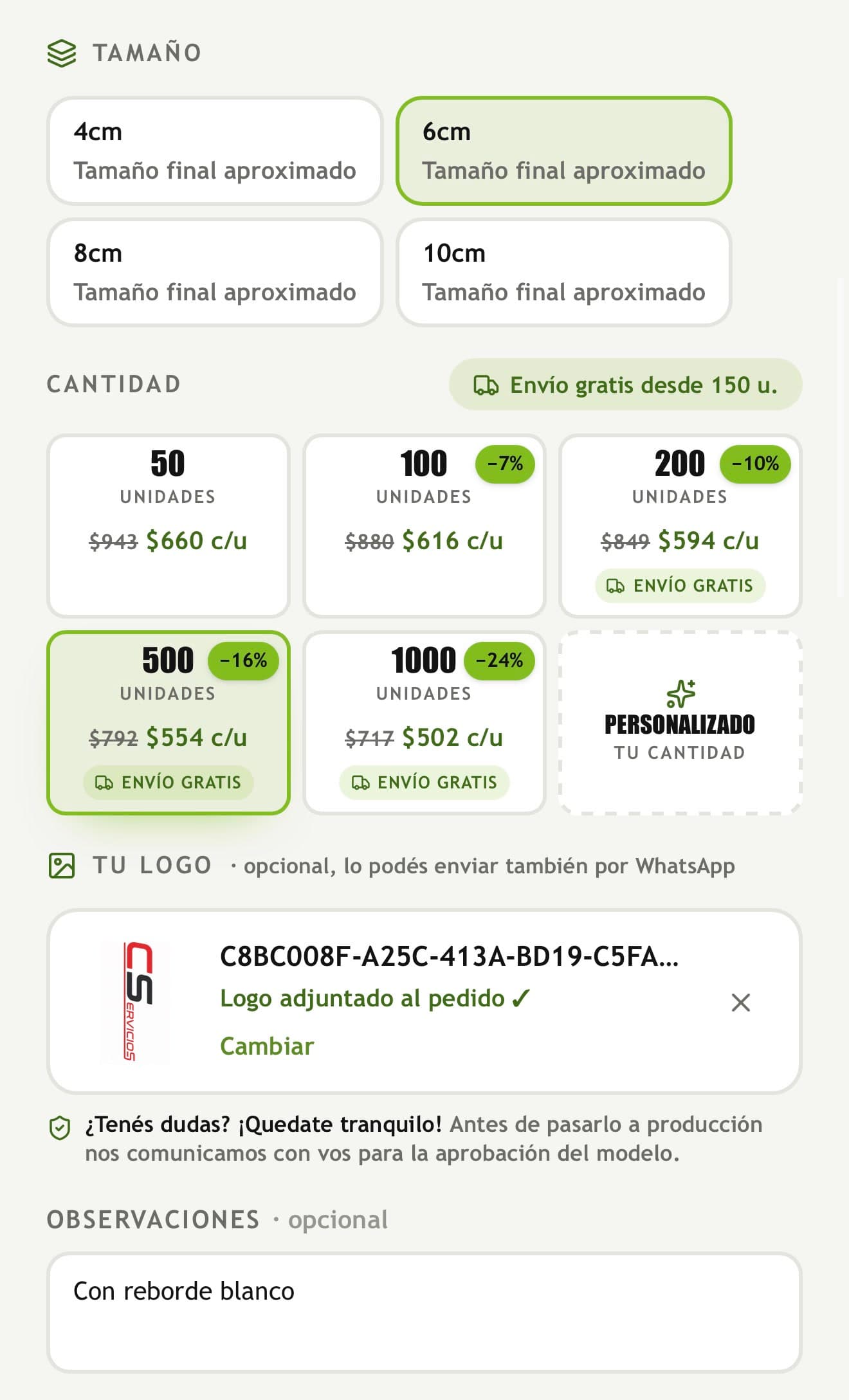 Configuración de la cantidad y el logo para un pedido de llaveros
